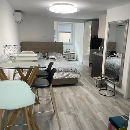 Lux Garden Apartment Koper