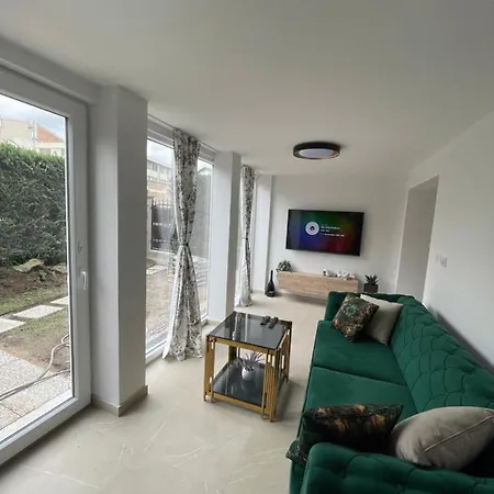 Apartment Lux Garden Koper